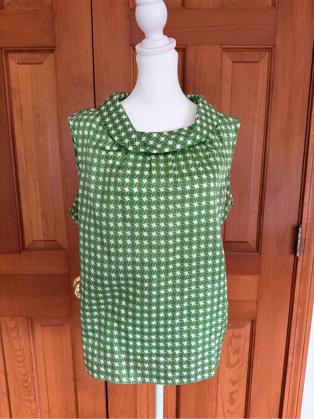 Talbots silk blend Sleeveless Green Geometric Top